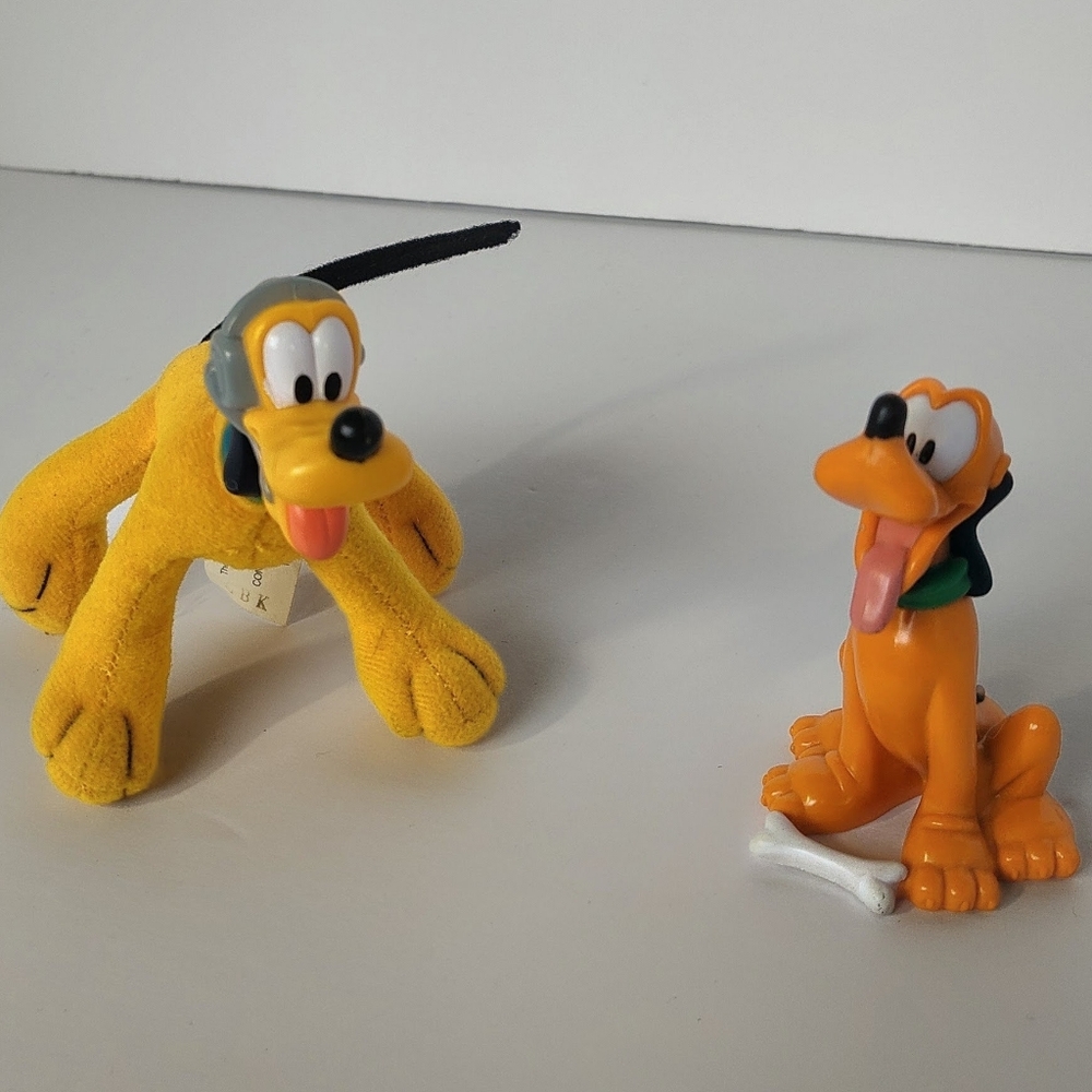 Disney Two piece Pluto Toy Figurine Lot- Sitting Pluto & Soft Toy